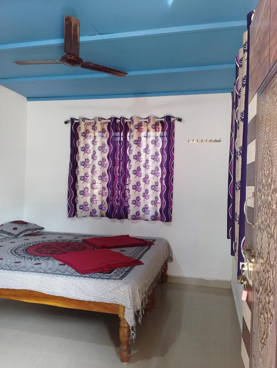 Gundappa Cafe Gokarna Kudle Beach エクステリア 写真