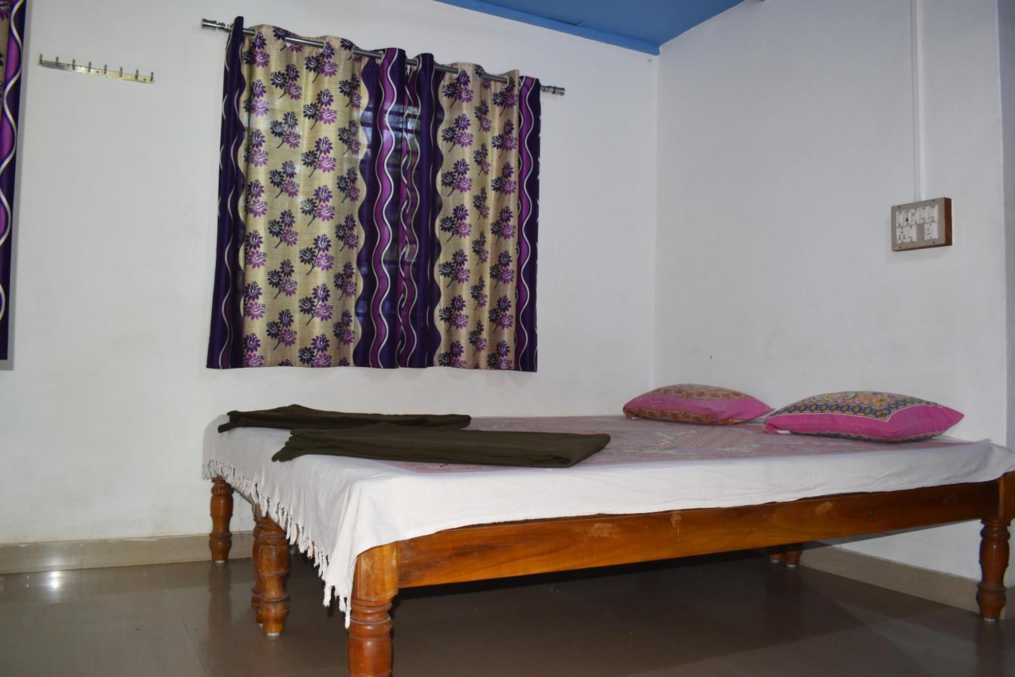 Gundappa Cafe Gokarna Kudle Beach エクステリア 写真