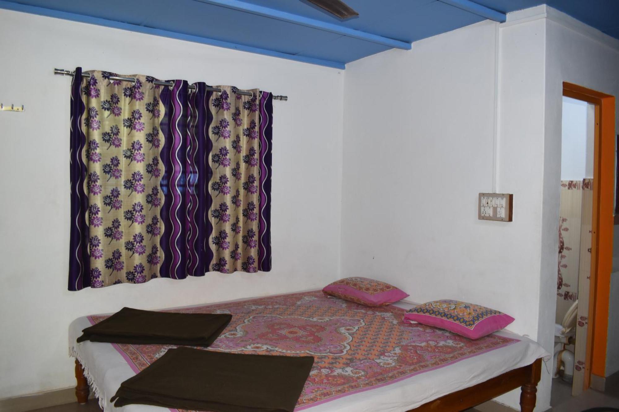 Gundappa Cafe Gokarna Kudle Beach エクステリア 写真