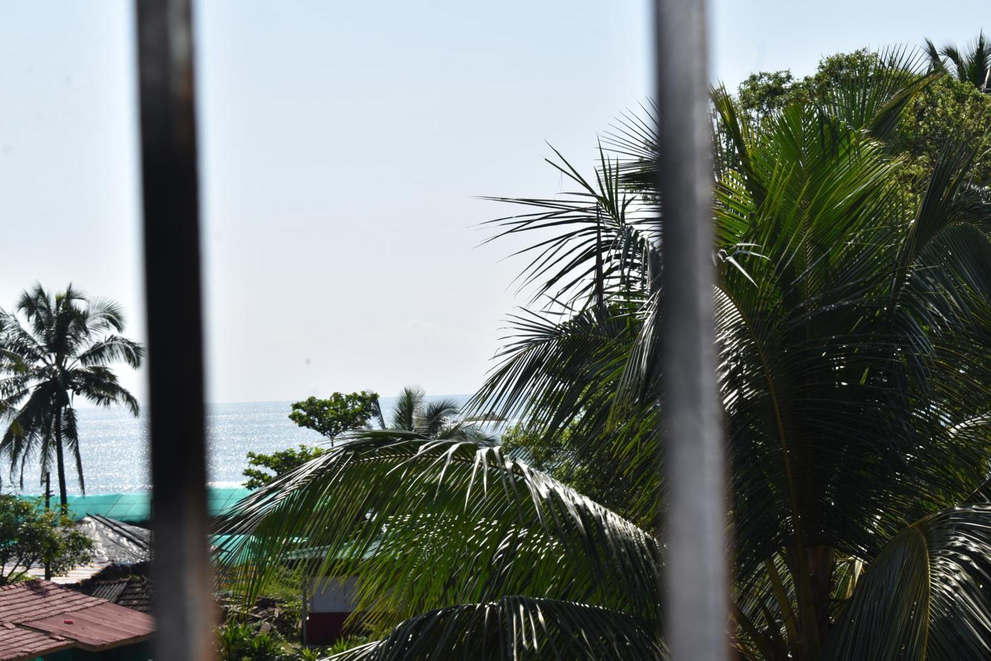 Gundappa Cafe Gokarna Kudle Beach エクステリア 写真